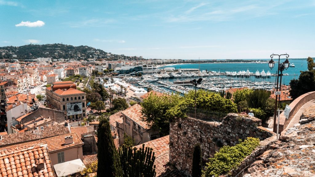 Vue sur la baie de Cannes en Côte d'Azur